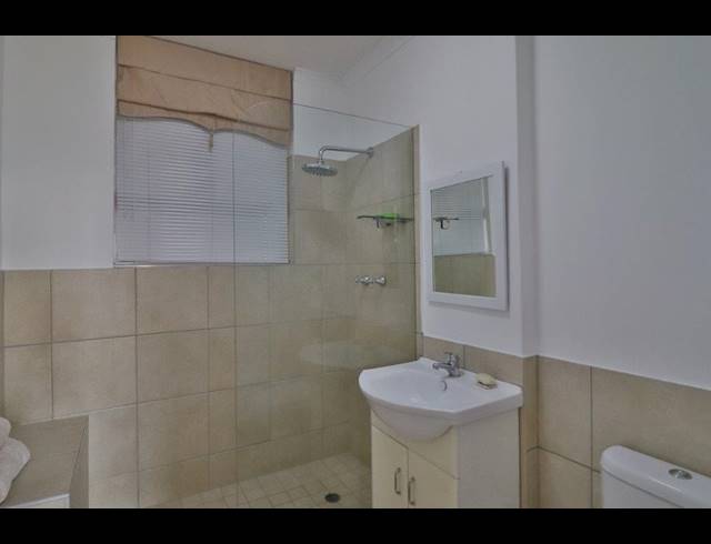2 BEDROOM APARTMENT FOR SALE IN UMHLANGA CENTRAL